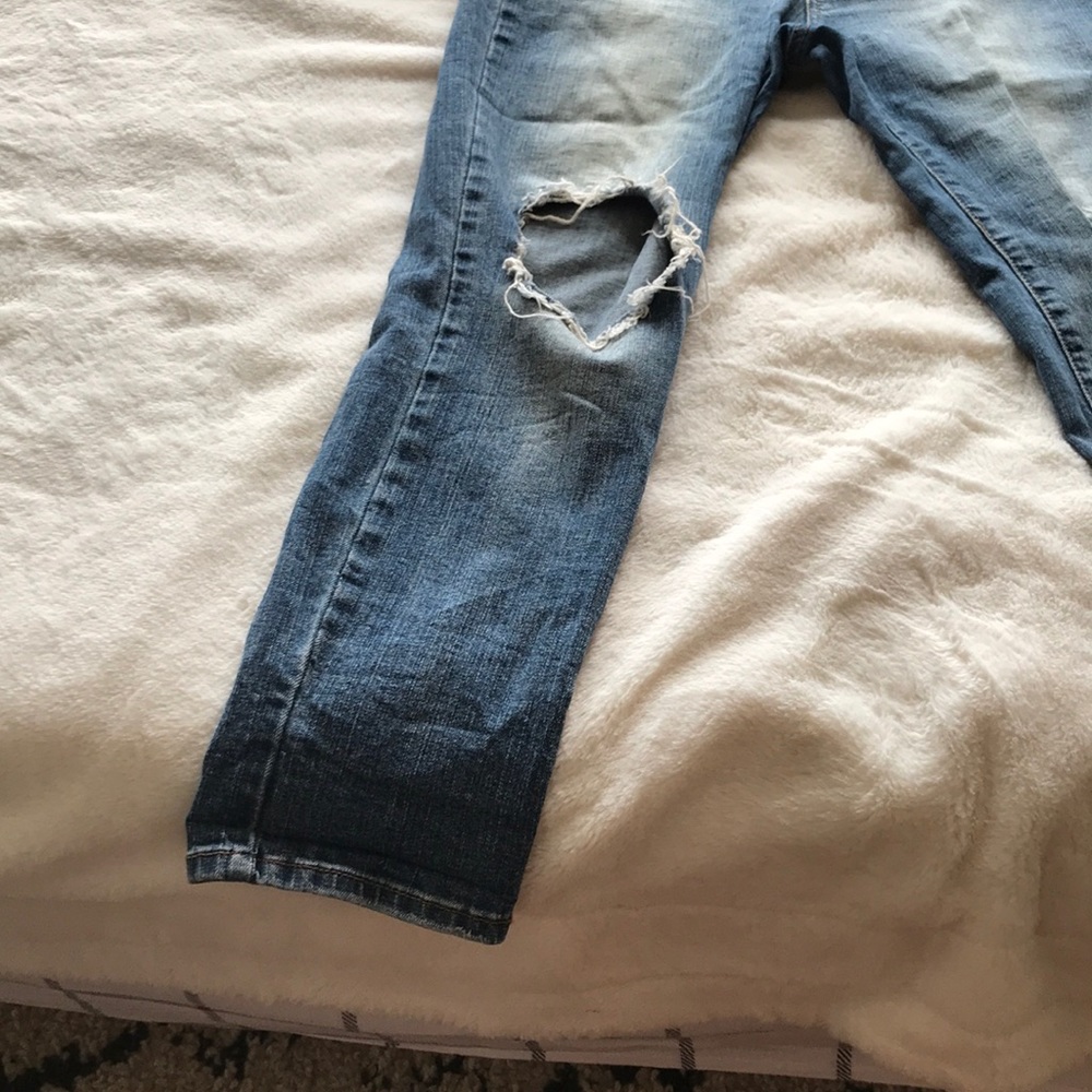 Distressed High Rise Jeans - Picture 2 of 6